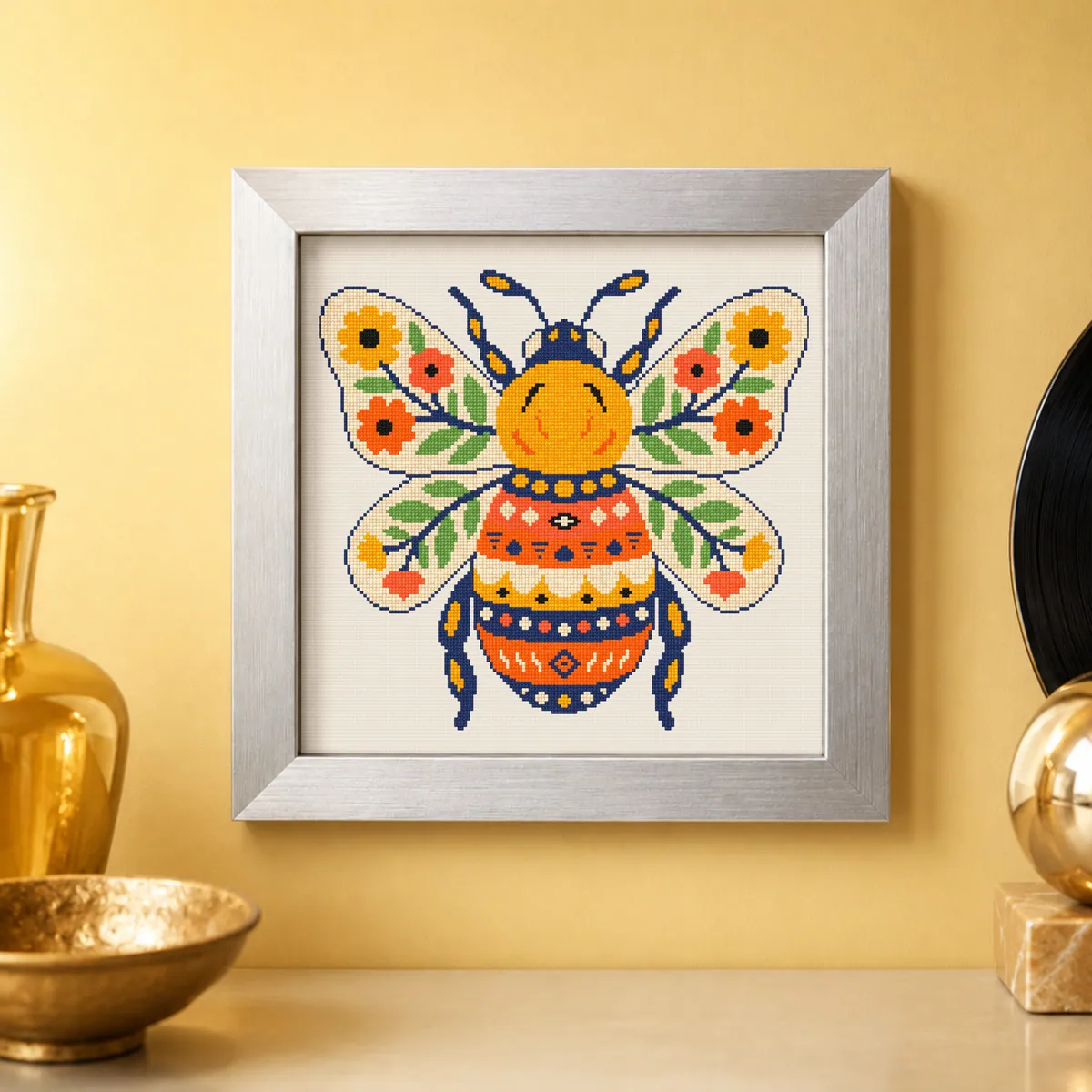 Preview 2 of Folk Art Bee